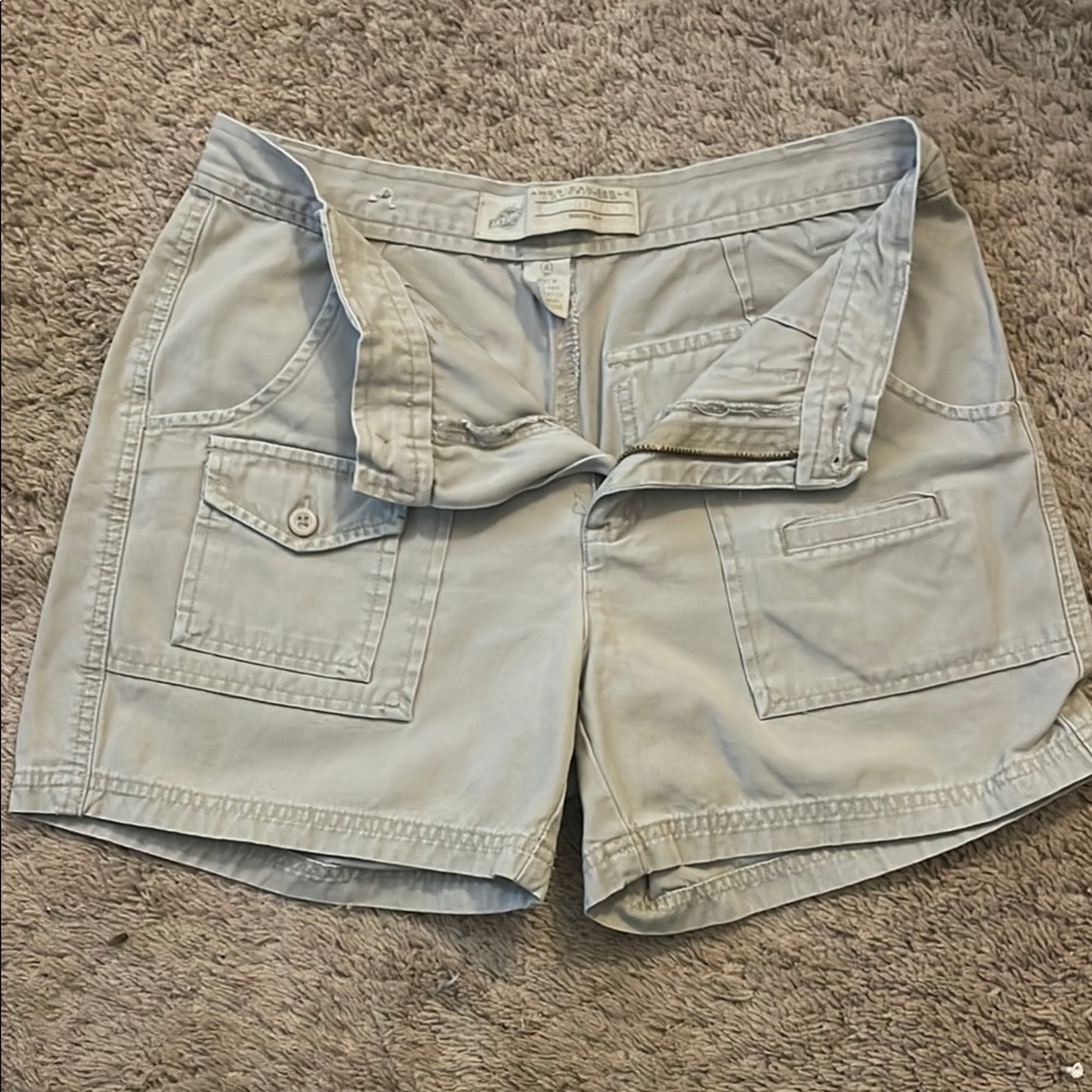 Tan Cargo Shorts with Relaxed Fit and Sturdy Cotton